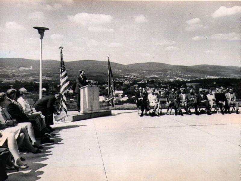 The ribbon cutting ceremony for Penn State Worthington Scranton